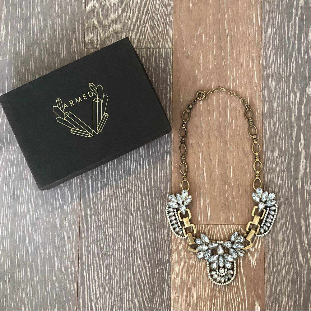 ARMED NECKLACE